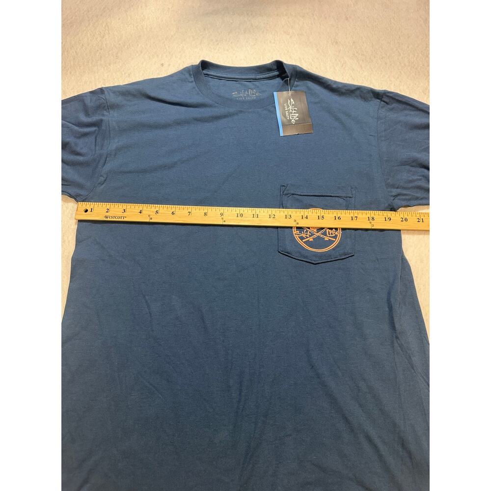 Salt Life Mens M Blue Skull Crossed Knives Pocket Graphic Tee NWT Coastal boho - Picture 7 of 8